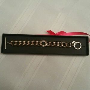 NWT/NIB VICTORIA'S SECRET GOLD BRACELET